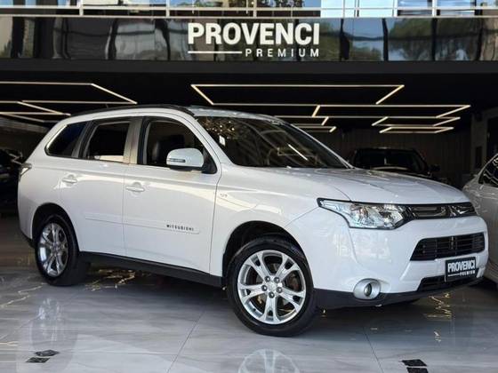 MITSUBISHI OUTLANDER 3.0 GT 4X4 V6 24V GASOLINA 4P AUTOMÁTICO MITSUBISHI OUTLANDER 3.0 GT 4X4 V6 24V GASOLINA 4P AUTOMÁTICO